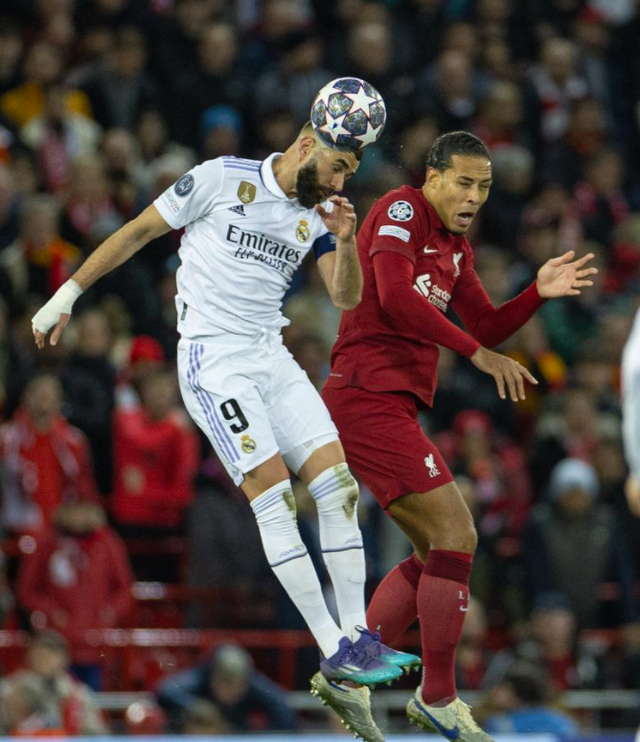 雷速体育-加时末段突围战来临，西汉姆围绕国王杯完成体检，悬念犹存，心理建设被强调(巴萨进攻火力太猛了)