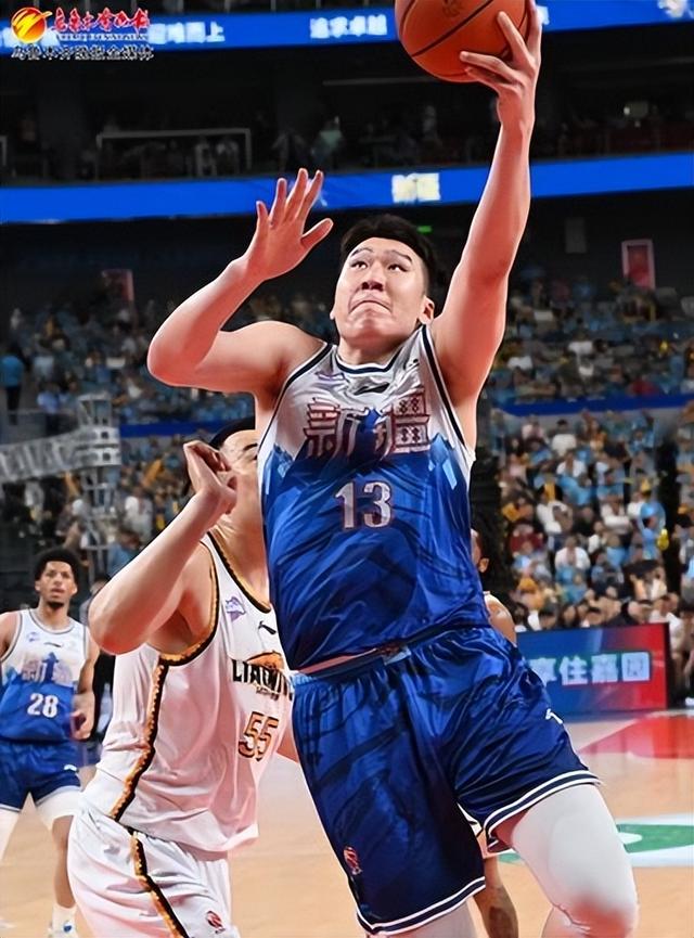 雷速体育-关于新疆广汇训练开放日，加时末段外线爆发引观众欢呼，欧联在即，年轻球员获得机会的信息